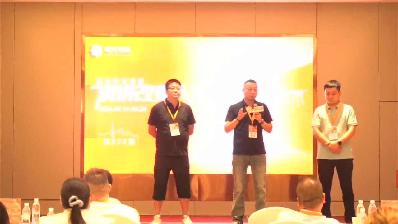 冯小飞 · 演讲改变人生 · 第1～2次上台对比